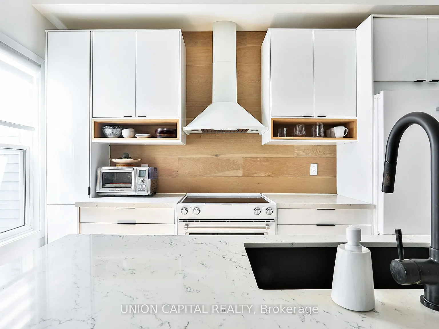 3 bed, $5,300 — Photo 4