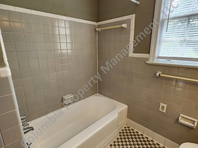1609 Heyward St — Photo 9