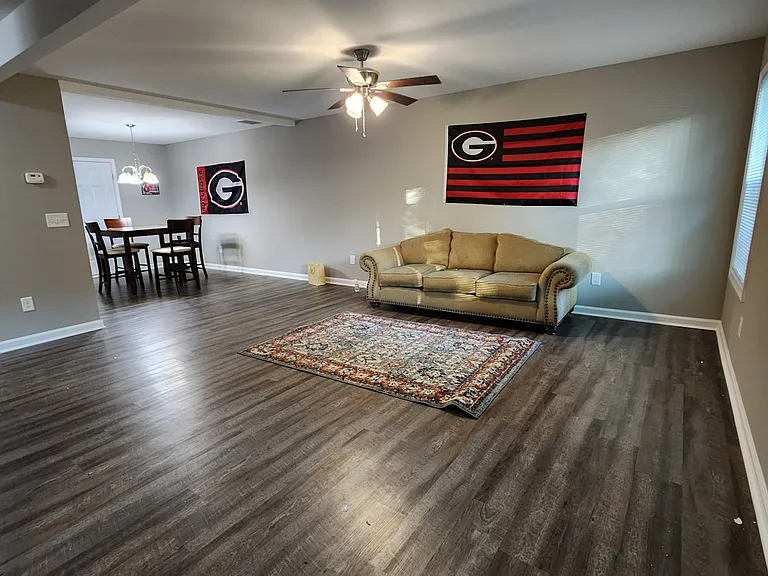 362 Washington Dr #4 — Photo 1