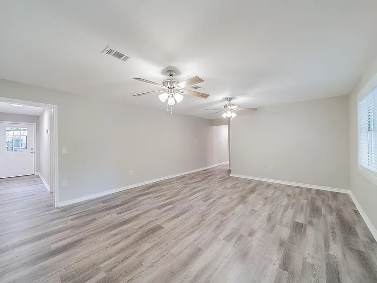 5739 Skylane Dr — Photo 30