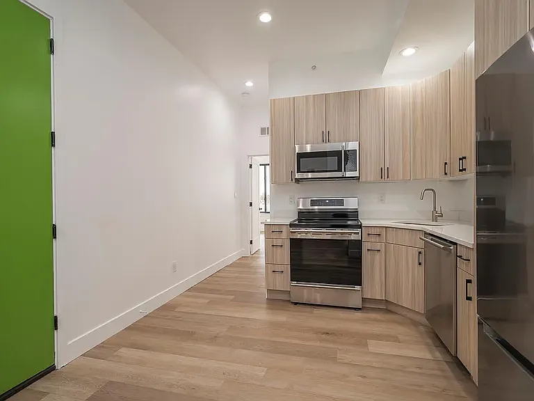 Building Photo - 4432 Lancaster Ave #3