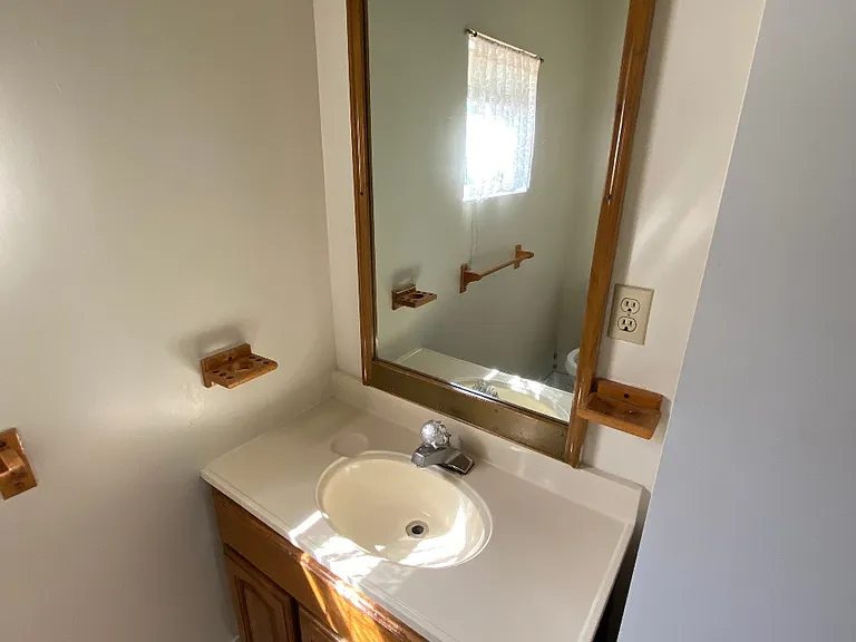 902 S Grove St — Photo 14