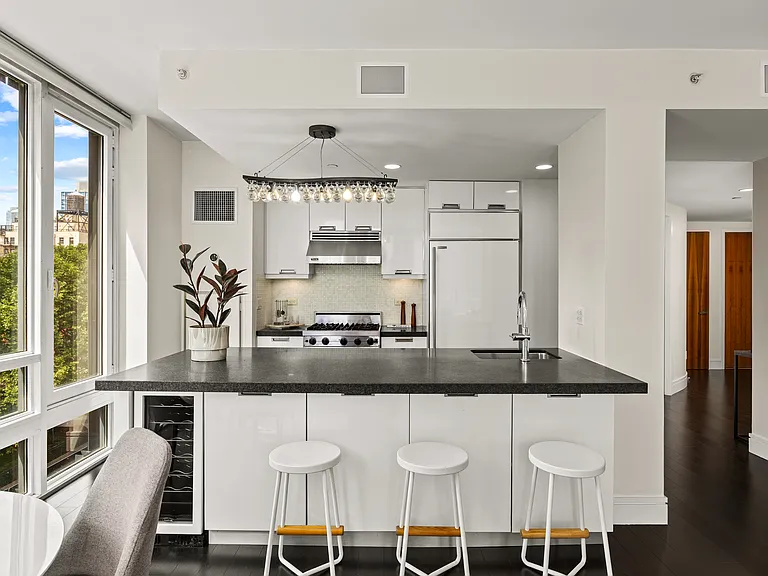 261 W 28th St #6B — Photo 6