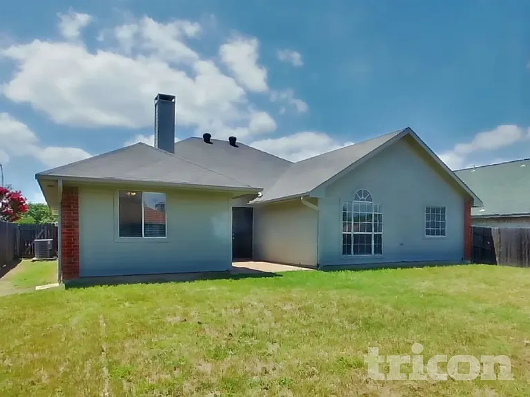 8021 Ashridge Rd — Photo 19