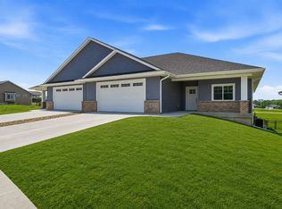 215A Timberline Ter, Kalona, IA 52247