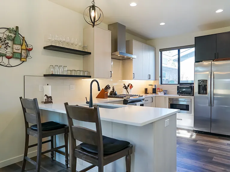 3242 N Rosalia Rd — Photo 5
