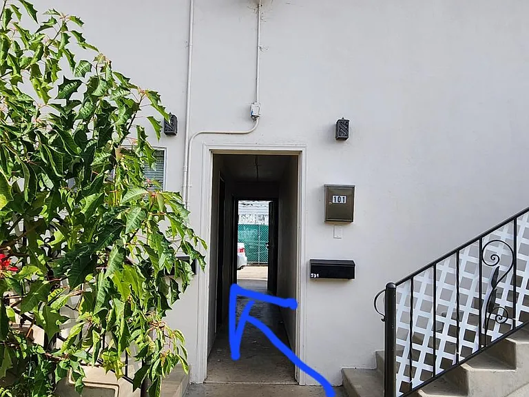 535 1/2 E Ave — Photo 8