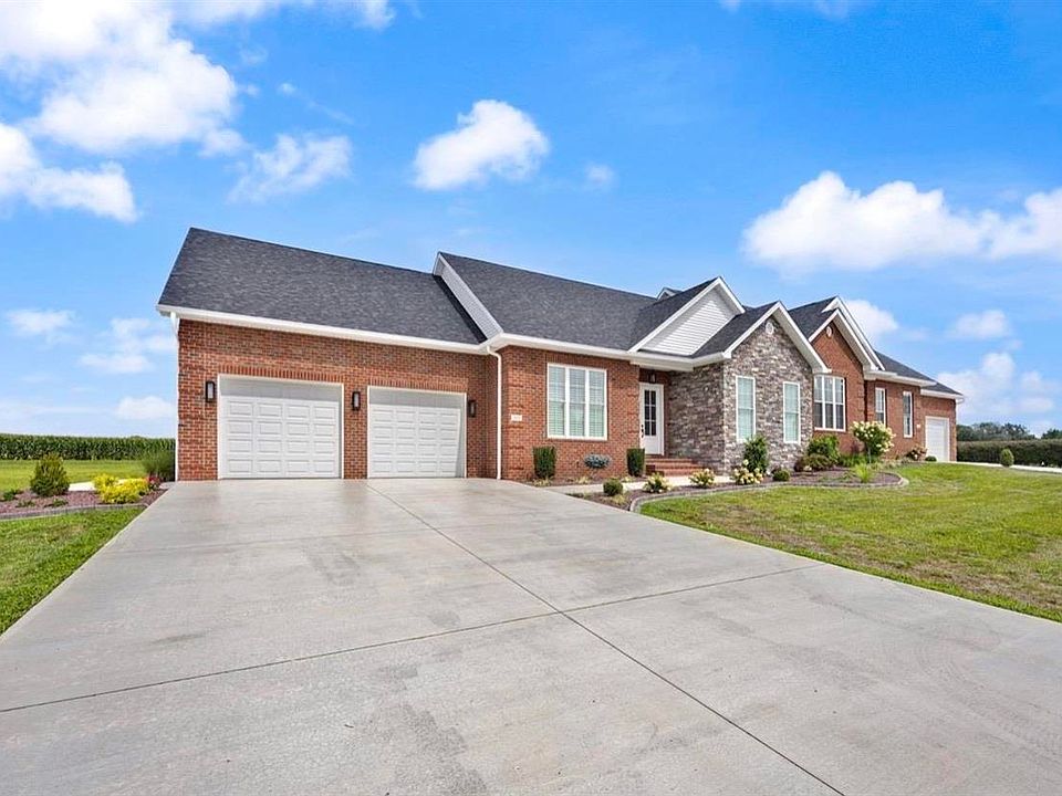 1st image of 333 Fairway Dr