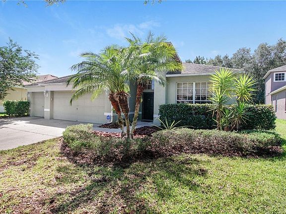 3rd image of 8207 Pinewood Run Ct