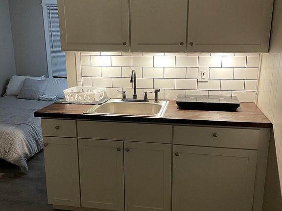 5th image of 652 Oak St #2