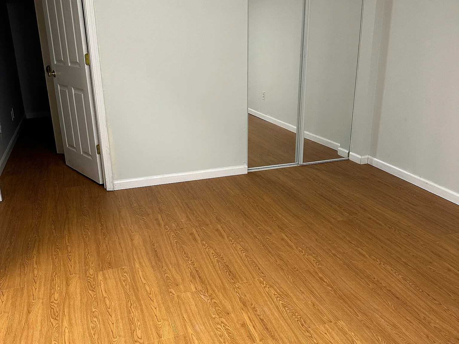 3 bed, 2.5 bath, 2055 sqft, $1,300 — Photo 4