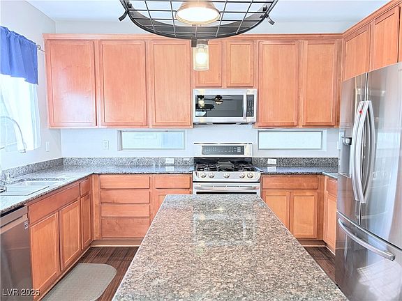 3rd image of 3429 Hansa Ave