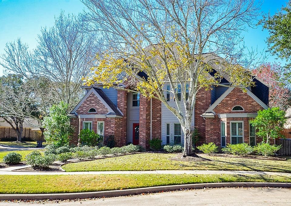 1st image of 207 Mill Trail Ct