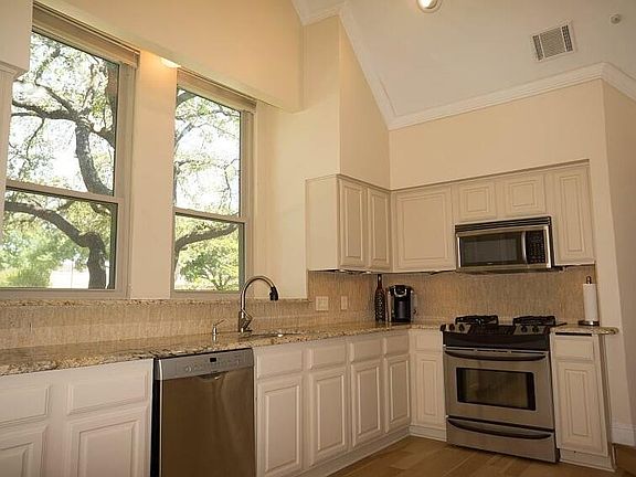 3rd image of 9109 Saddlehorn Dr
