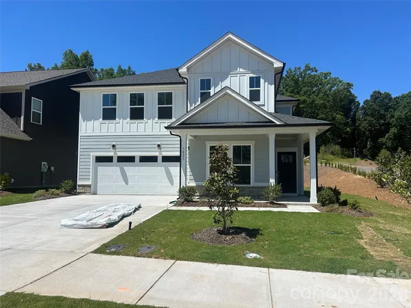 1023 Wt Ferguson Dr, Matthews, NC 28104