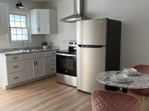18 Corrine St APT D