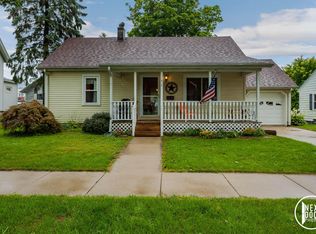 912 5th Ave, Lake Odessa, MI 48849