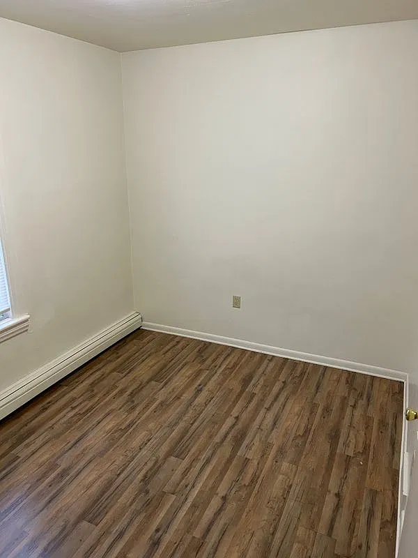 2 bed, 1.0 bath, 900 sqft, $1,550 — Photo 2