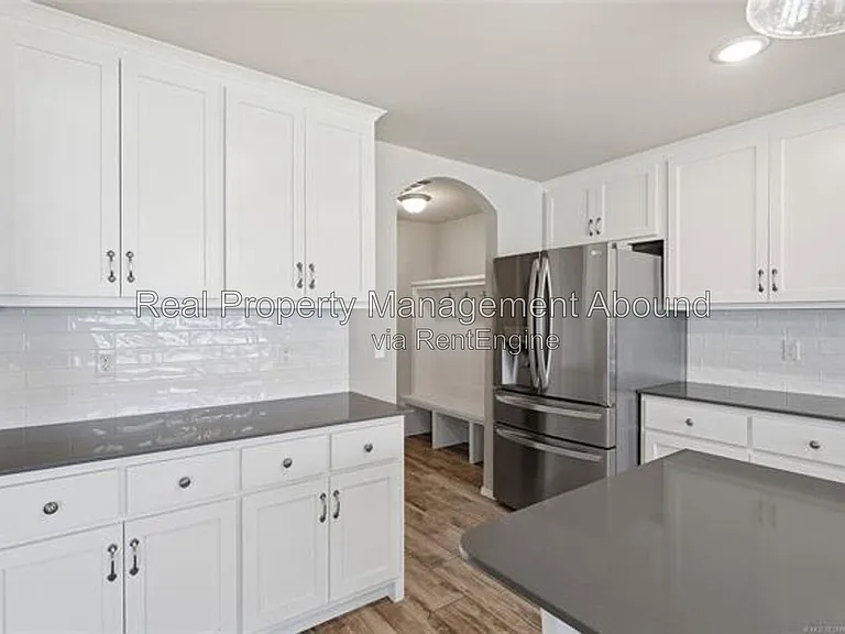 3706 S 13th Pl — Photo 12