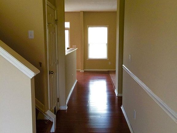 3rd image of 484 Fullers Cir