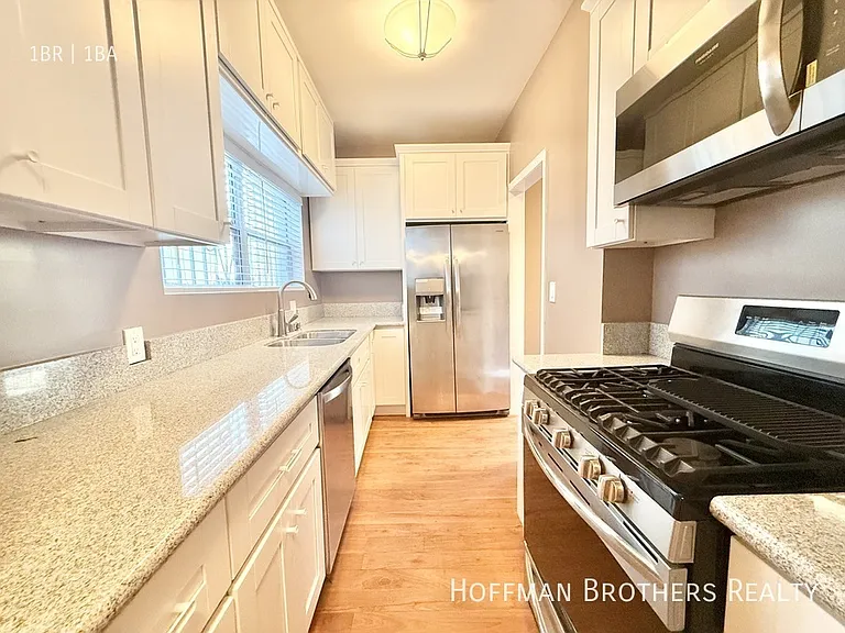 732 W 73rd St — Photo 1