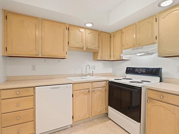 5th image of 1305 W Main STREET #208