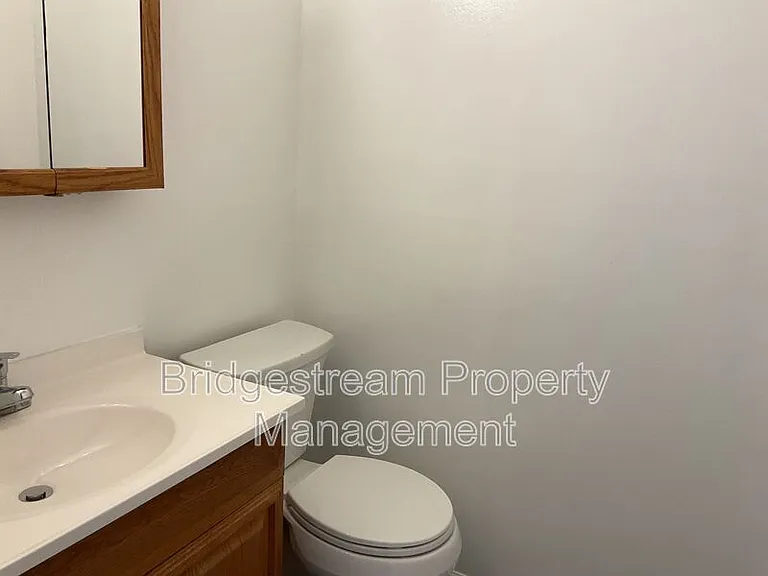 961 Taylorsview Dr — Photo 11