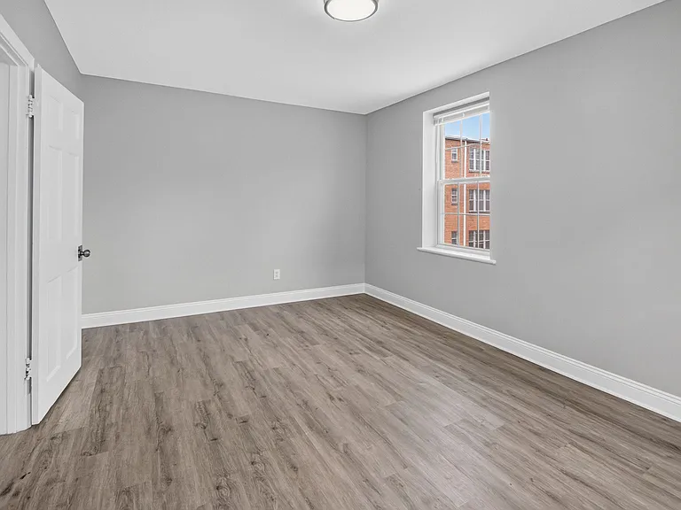 1441 Somerset Pl NW #202 — Photo 14