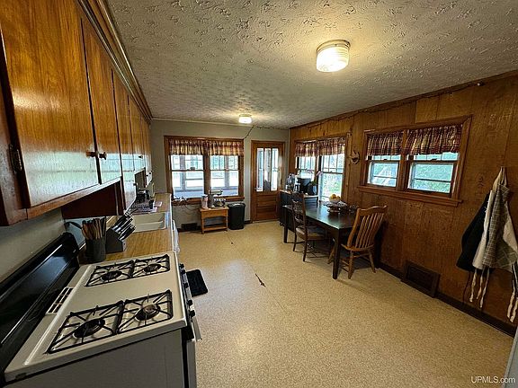 4th image of 2214 Fitch Ave #1