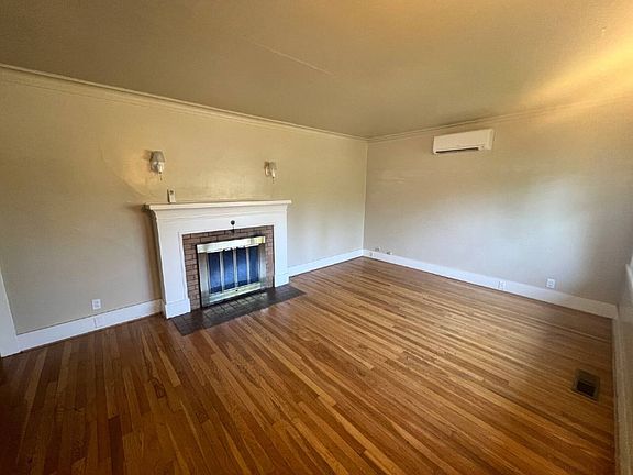 4th image of 1862 Jefferson St