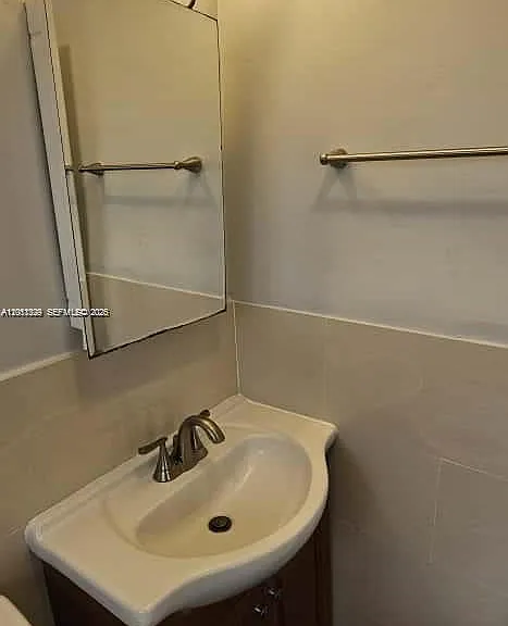 161 NW 40th St #2 — Photo 24