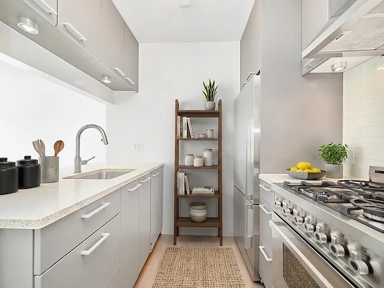 200 E 11th St #1003 — Photo 2