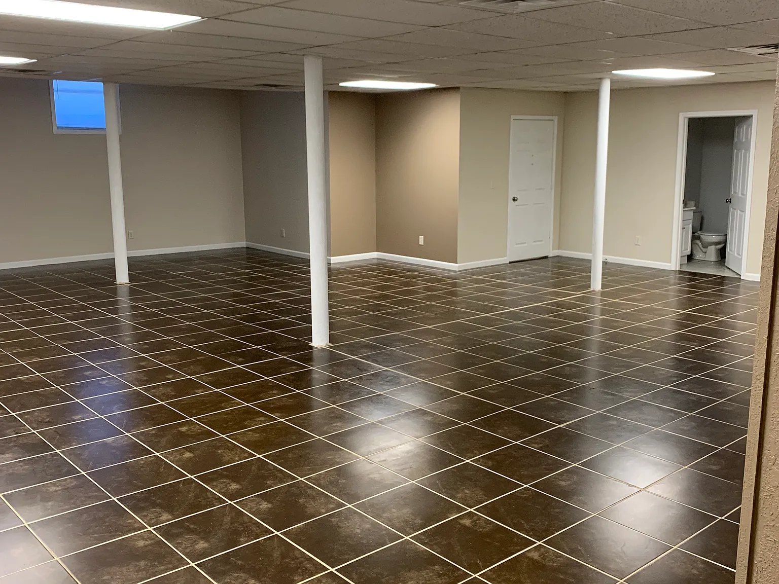 2 bed, 1.5 bath, 2100 sqft, $1,100 — Photo 4