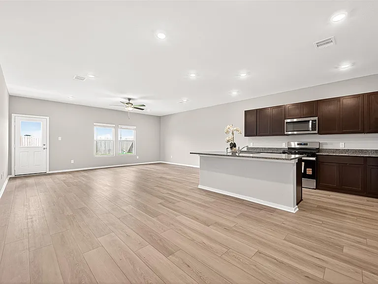 5330 Buffalo Grass Ln — Photo 11