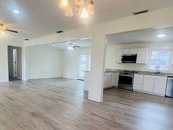 4th image of 908 Habersham Rd