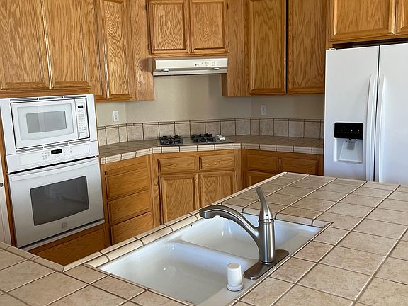 4th image of 4025 Lochaber Dr