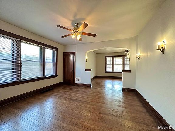 3rd image of 4267 Ellenwood Ave