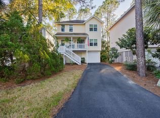 16 Pine Burr Rd E #8, Hilton Head Island, SC 29926