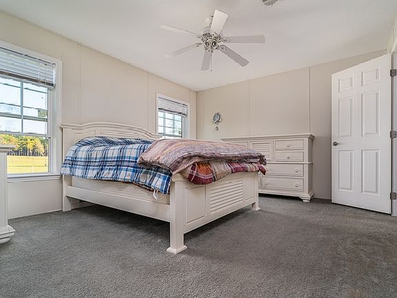 4th image of 937 SE Sequoyah Trl