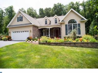 38 Red Corner Rd, Douglassville, PA 19518