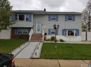 78 Willow St, Carteret, NJ 07008