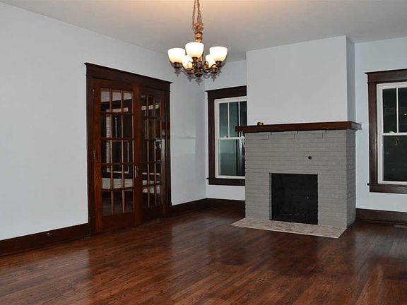3rd image of 1032 Highland Ave