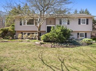 15 Pennington Way, Spring Valley, NY 10977