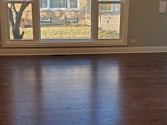 3rd image of 6285 N Cicero Ave Unit B