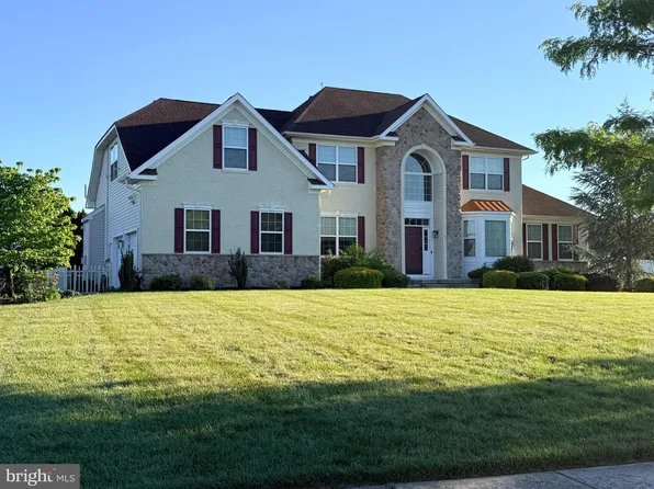 7 Palomino Cir, Mantua, NJ 08051