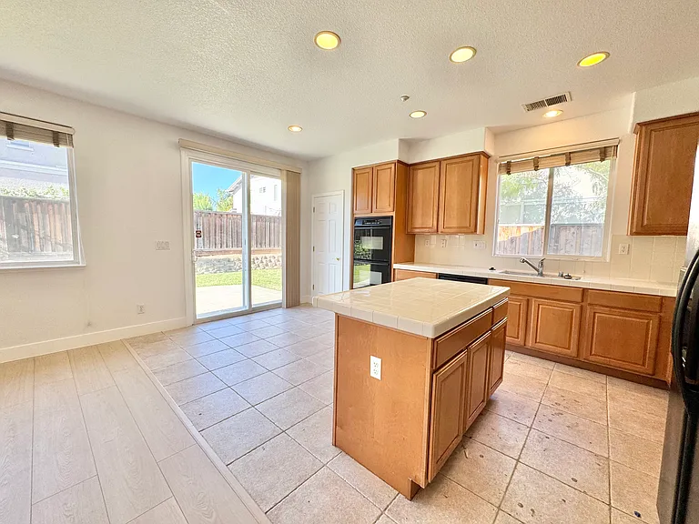 493 Edgefield Pl — Photo 8