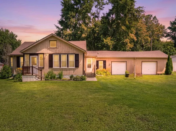 4460 Taft Rd, Clay, MI 48001
