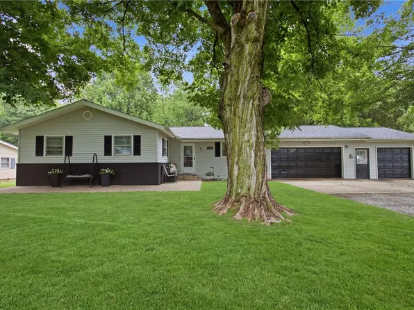 404 N Clark St, Greenup, IL 62428