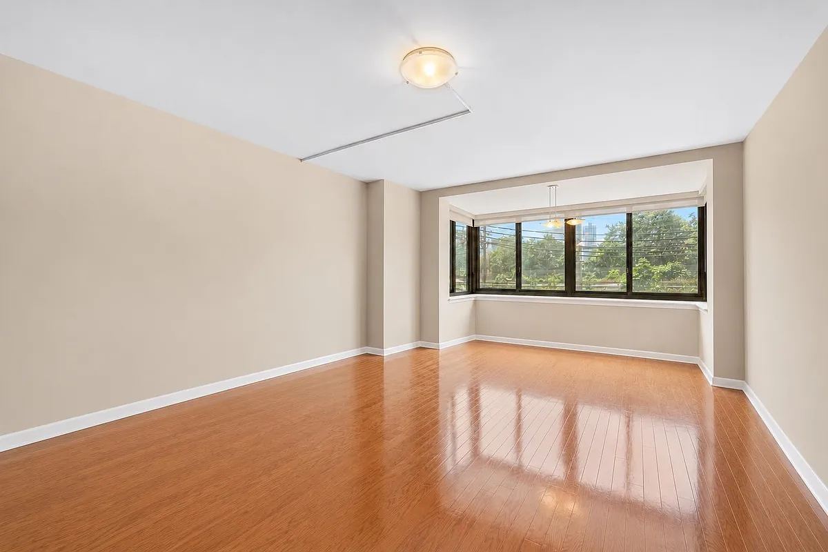 700 Grove Street 2L