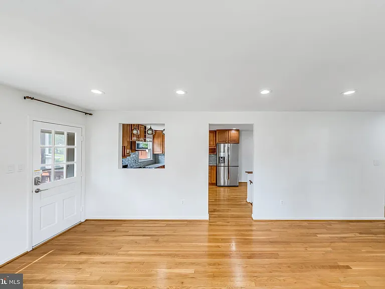 7411 Tillman Dr — Photo 6